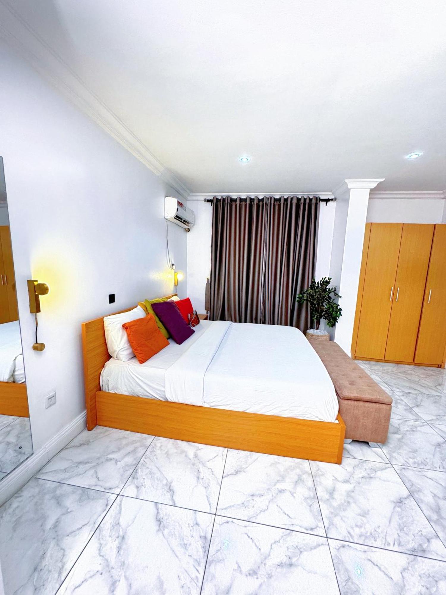 His Dulce Apartments Lagos Exterior photo