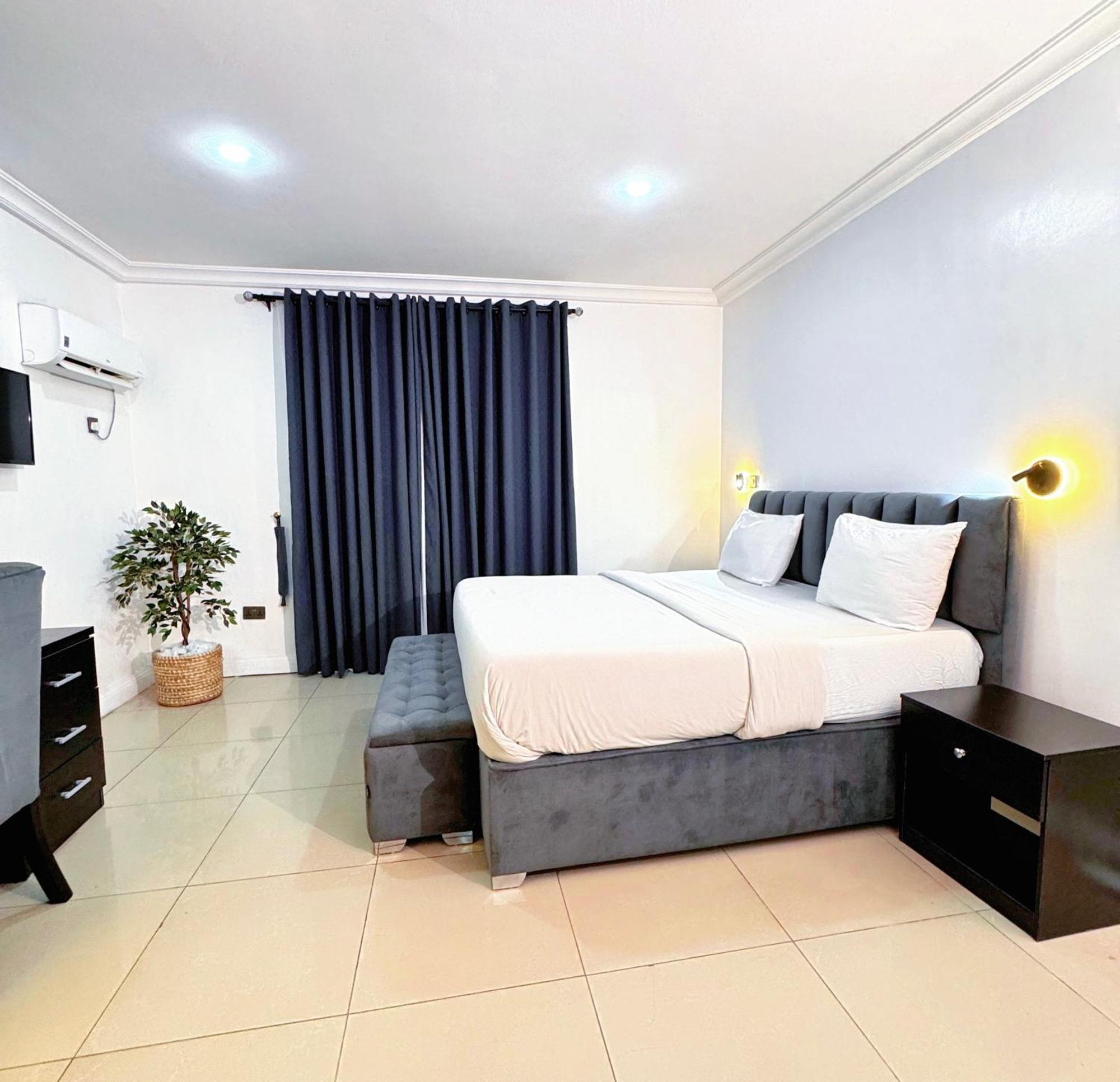 His Dulce Apartments Lagos Exterior photo