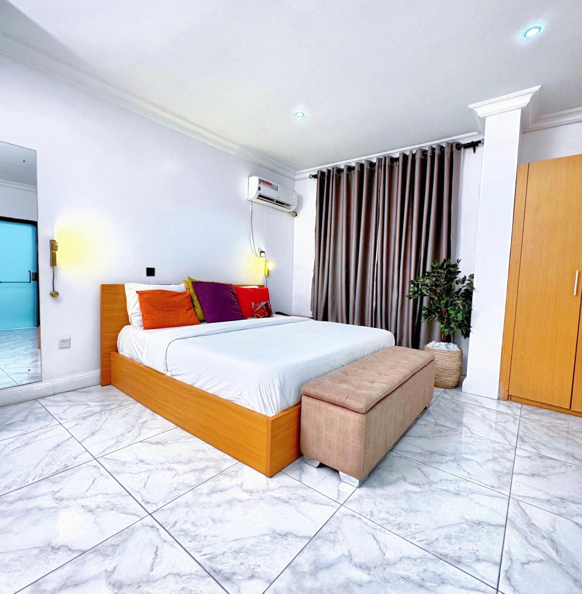 His Dulce Apartments Lagos Exterior photo